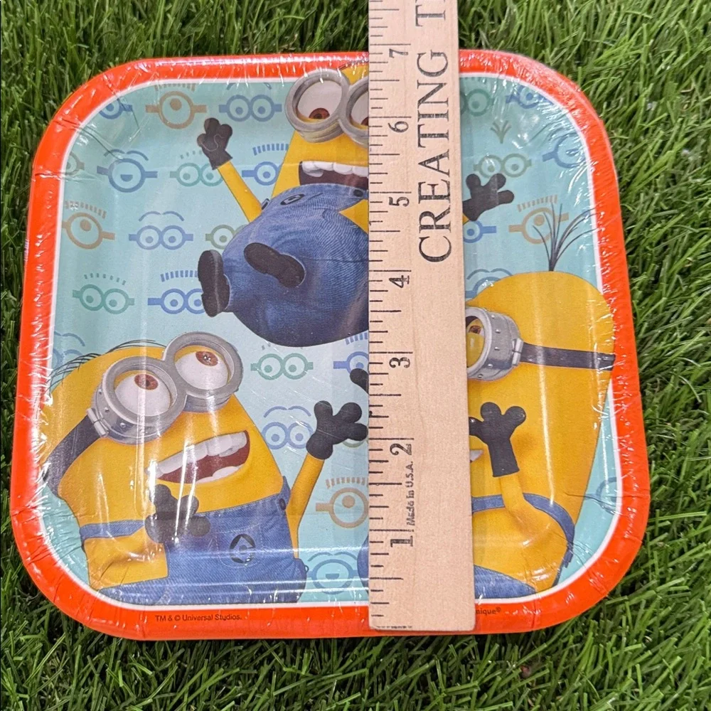 Despicable ME 2 - Minions - Plates - 8 count